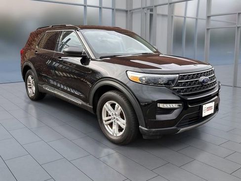 Used 2023 Ford Explorer XLT w/ Equipment Group 202A AWD/4WD image 1