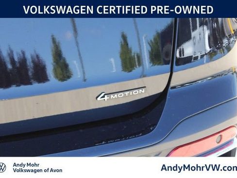 Used 2025 Volkswagen Taos SE w/ Panoramic Sunroof Package AWD/4WD image 9