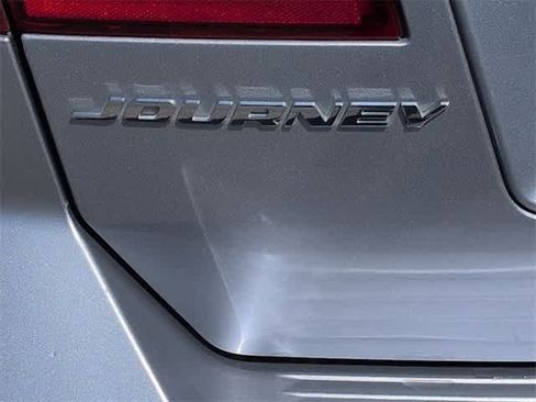 Used 2019 Dodge Journey SE w/ Blacktop Package image 13