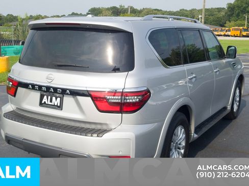 Used 2024 Nissan Armada SV RWD image 5