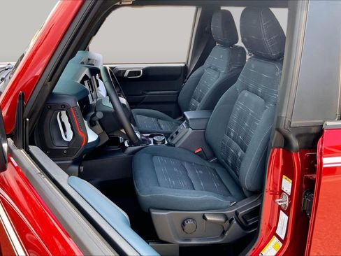 Used 2025 Ford Bronco Heritage Edition AWD/4WD image 7