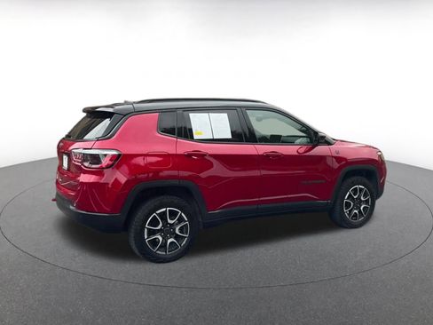 Used 2025 Jeep Compass Trailhawk image 15