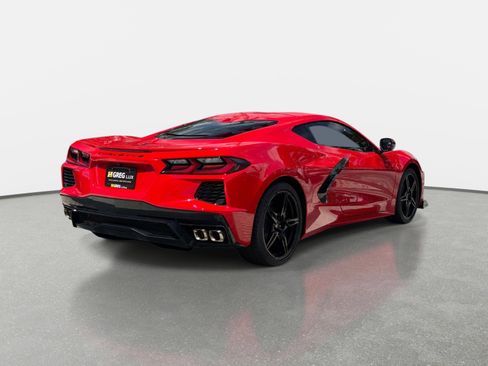 Used 2025 Chevrolet Corvette Stingray Preferred Cpe w/ Battery Protection Package RWD image 3