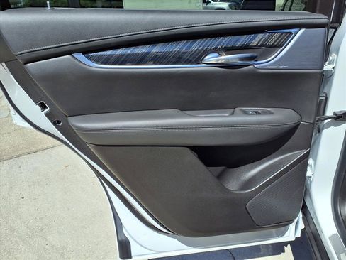 Certified 2024 Cadillac XT6 Premium Luxury FWD image 17