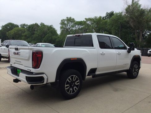 Used 2021 GMC Sierra 2500 AT4 w/ AT4 Premium Plus Package AWD/4WD image 5