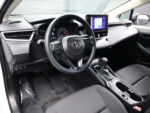 Used 2024 Toyota Corolla LE image 12