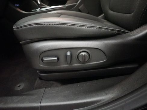 Used 2023 Buick Encore GX Select FWD image 28