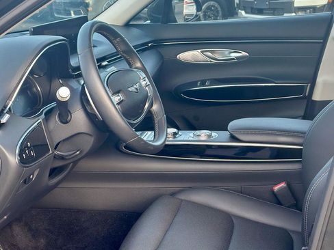 Used 2025 Genesis GV70 2.5T image 17