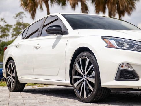 Used 2021 Nissan Altima 2.5 SR FWD image 3