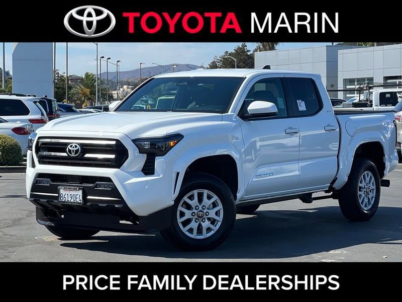Certified 2025 Toyota Tacoma SR5 image 1