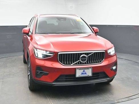 Used 2023 Volvo XC40 B4 Plus w/ Driver Assist Package image 2
