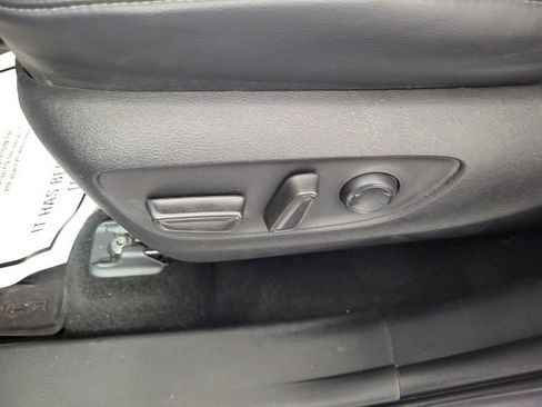 Used 2022 Toyota Highlander XSE image 16