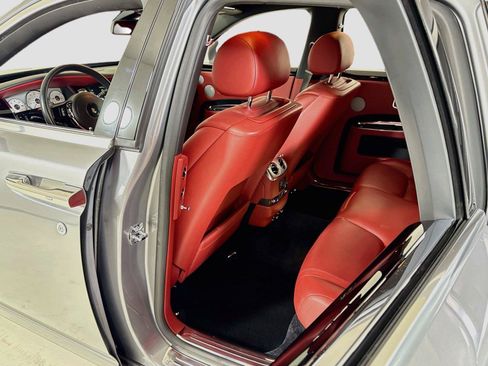 Used 2019 Rolls-Royce Ghost RWD image 26