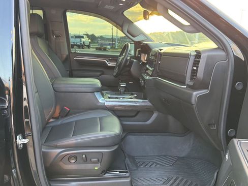 Used 2024 Chevrolet Silverado 1500 LTZ w/ LTZ Premium Package AWD/4WD image 14