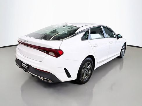 Used 2022 Kia K5 LX FWD image 9