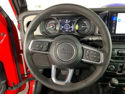 Used 2024 Jeep Wrangler Unlimited Sahara AWD/4WD image 21