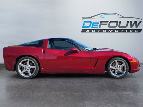Used 2007 Chevrolet Corvette Coupe w/ Preferred Equipment Group image 2