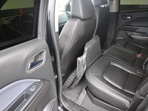 Used 2022 Chevrolet Colorado Z71 w/ Z71 Midnight Edition AWD/4WD image 17