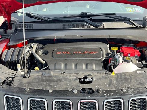 Used 2019 Jeep Compass Latitude image 29