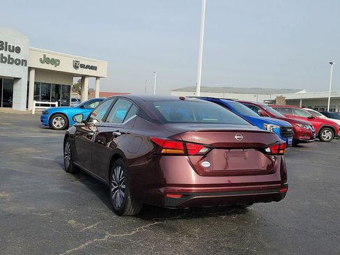 Used 2025 Nissan Altima 2.5 SV FWD image 4
