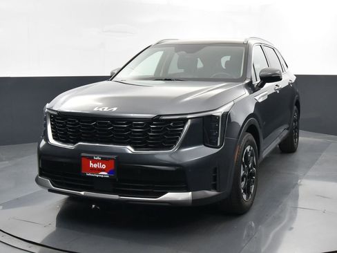 Used 2024 Kia Sorento S image 5