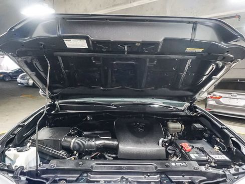 Used 2019 Toyota Tacoma TRD Off-Road w/ Technology Package AWD/4WD image 28