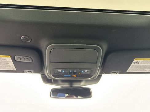 Used 2022 Ford Explorer Platinum w/ Technology Package AWD/4WD image 9