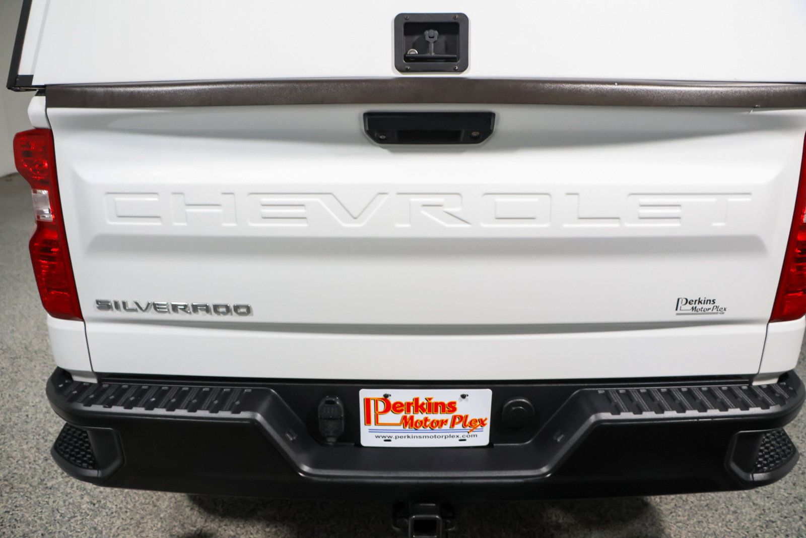 Used 2024 Chevrolet Silverado 1500 W/T w/ Trailering Package AWD/4WD image 8