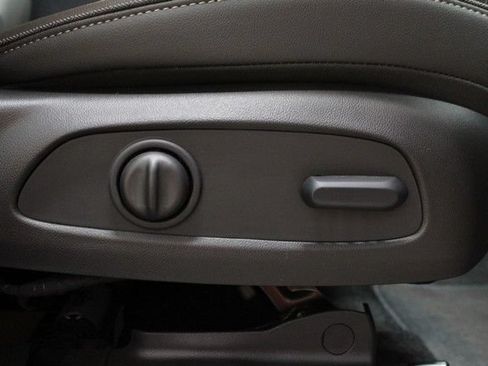 Used 2023 Buick Encore GX Essence FWD image 10