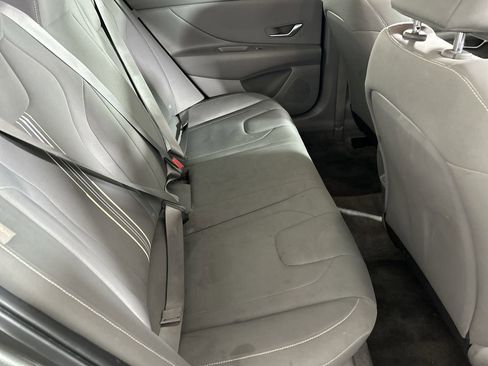 Used 2024 Hyundai Elantra SEL image 25