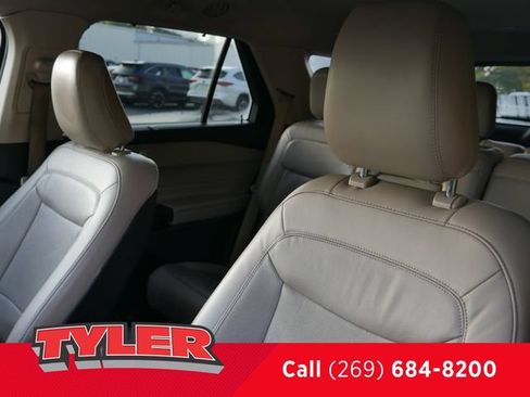 Used 2020 Ford Explorer Limited AWD/4WD image 37