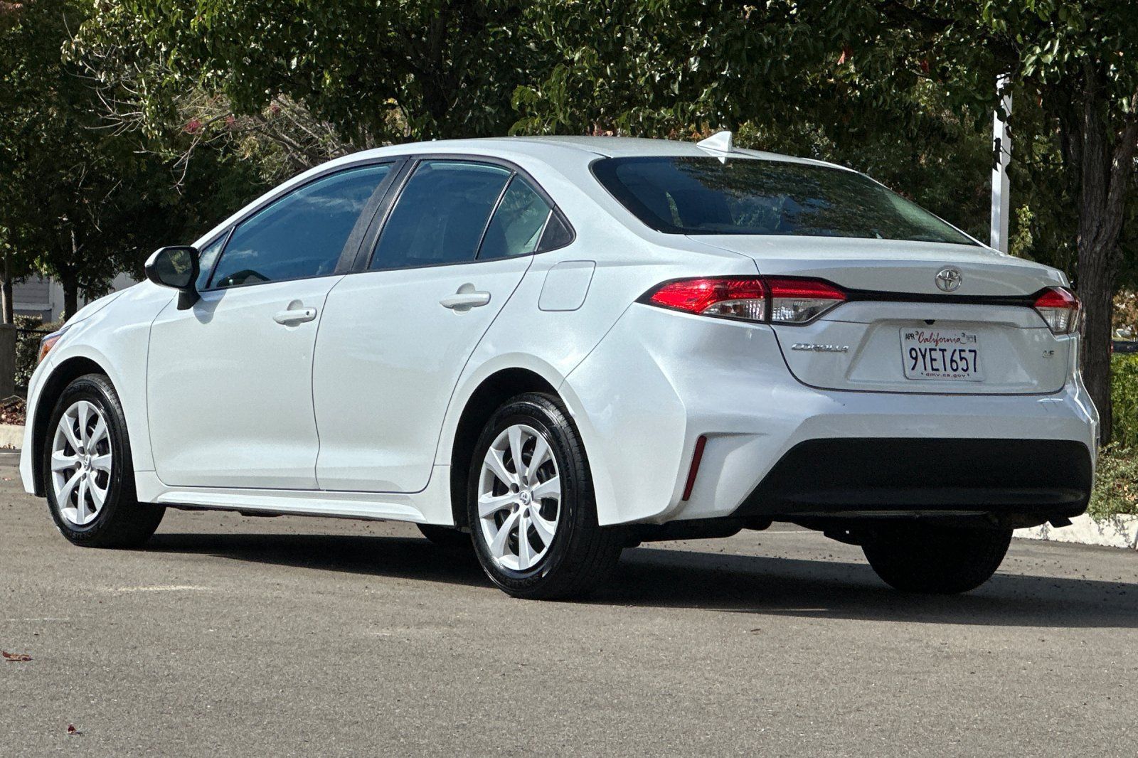 Used 2024 Toyota Corolla LE FWD image 6