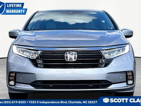 Used 2023 Honda Odyssey Touring image 2