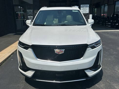 New 2025 Cadillac XT6 Sport w/ Technology Package image 6