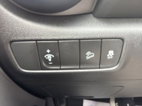 Used 2023 Hyundai Kona Limited image 28