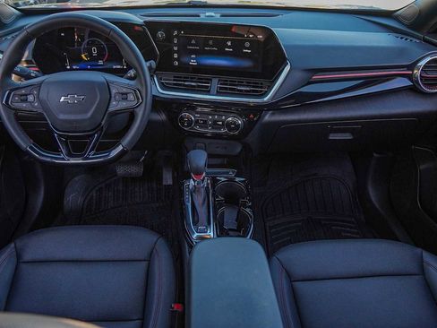 Used 2024 Chevrolet Trax RS w/ Sunroof Package image 24