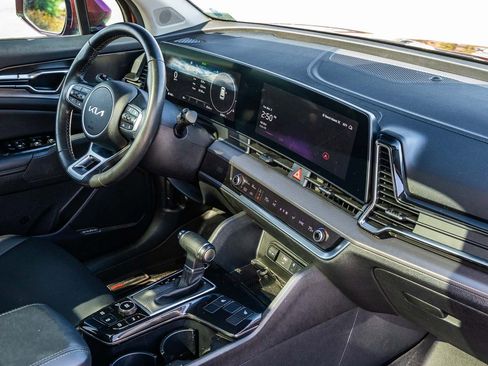 Used 2023 Kia Sportage SX image 11