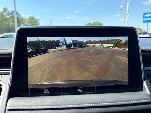 Used 2021 Chevrolet Suburban Premier image 33