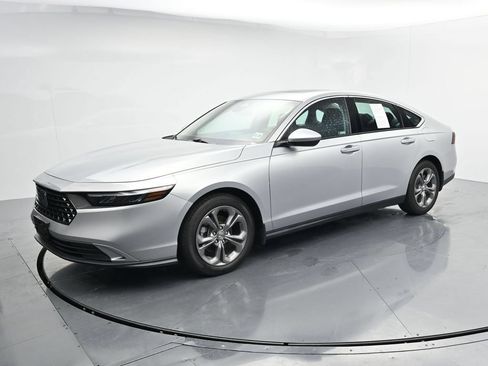 Used 2024 Honda Accord EX image 4
