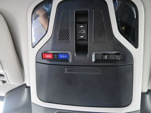 Used 2025 Subaru Outback Limited AWD/4WD image 16