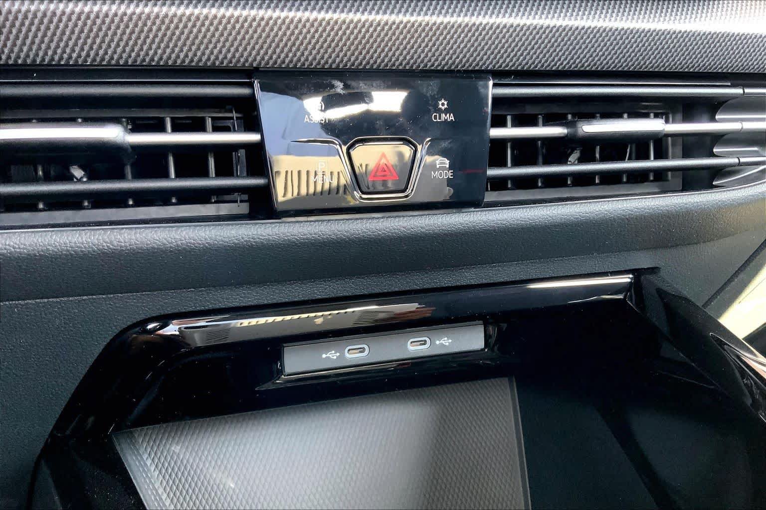 New 2026 Volkswagen GTI SE FWD image 19