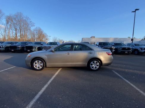Used 2008 Toyota Camry LE image 12