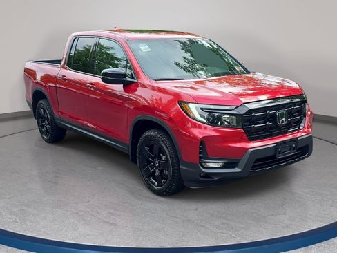 Used 2025 Honda Ridgeline Black Edition image 3