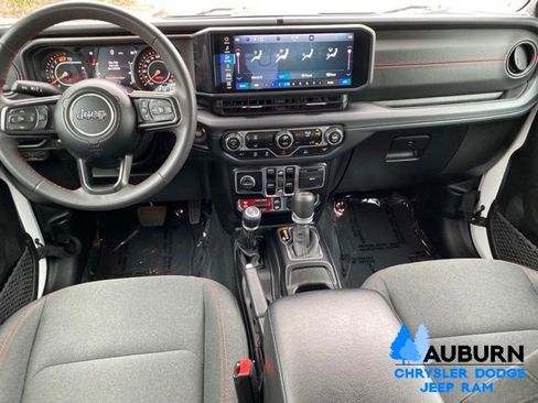 Used 2024 Jeep Wrangler Unlimited Rubicon AWD/4WD image 26