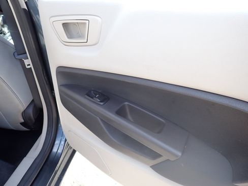 Used 2011 Ford Fiesta SE w/ 201A Rapid Spec Order Code image 11