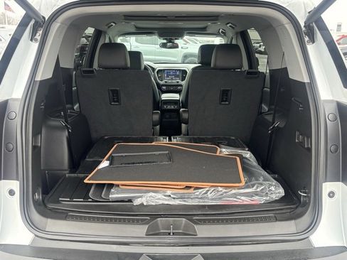 Certified 2023 GMC Acadia AT4 w/ Technology Package image 9