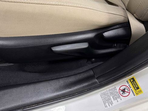 Used 2014 Toyota Corolla LE FWD image 14