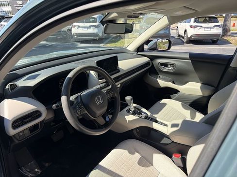 Certified 2023 Honda HR-V LX image 24