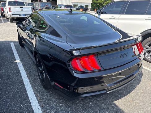 Used 2022 Ford Mustang GT Premium w/ Black Accent Package RWD image 13