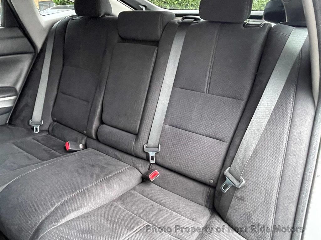 Used 2013 Honda Crosstour EX image 18